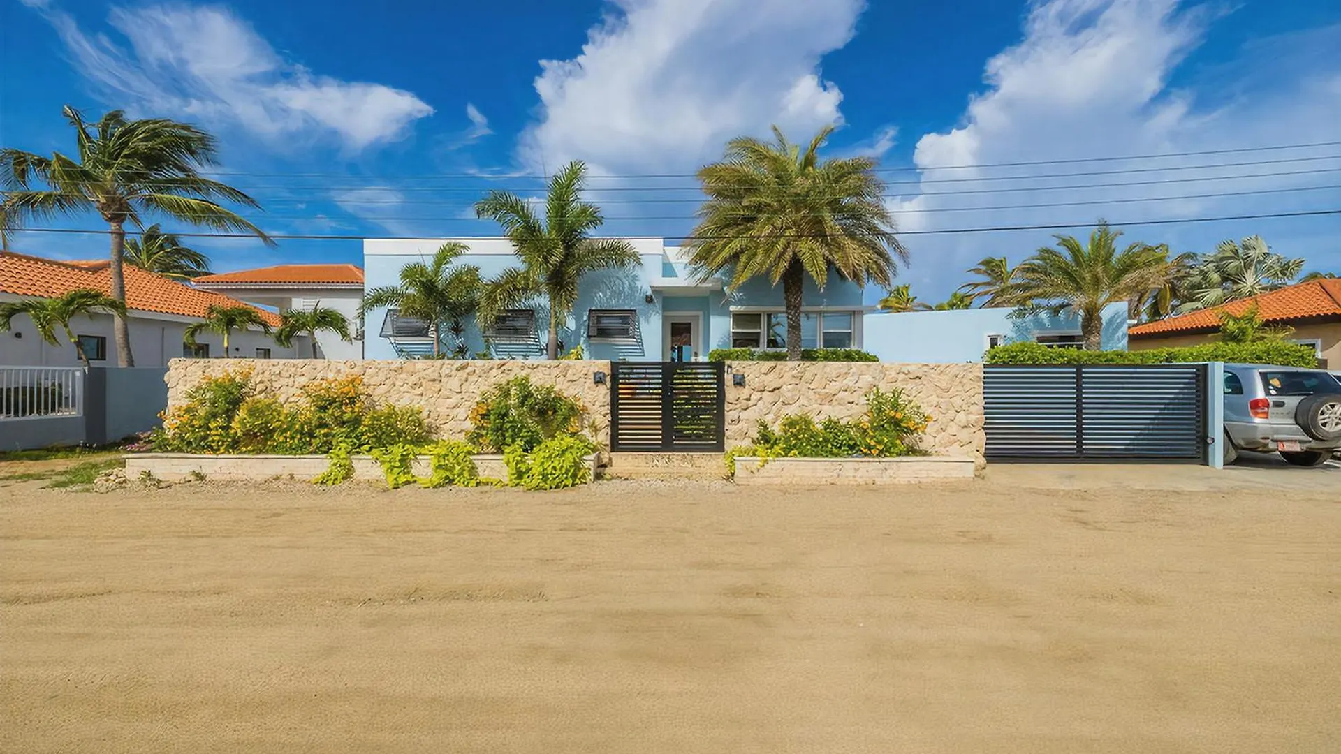 Fantastic 3-Bdr Villa With Gorgeous Pool View Palm Beach