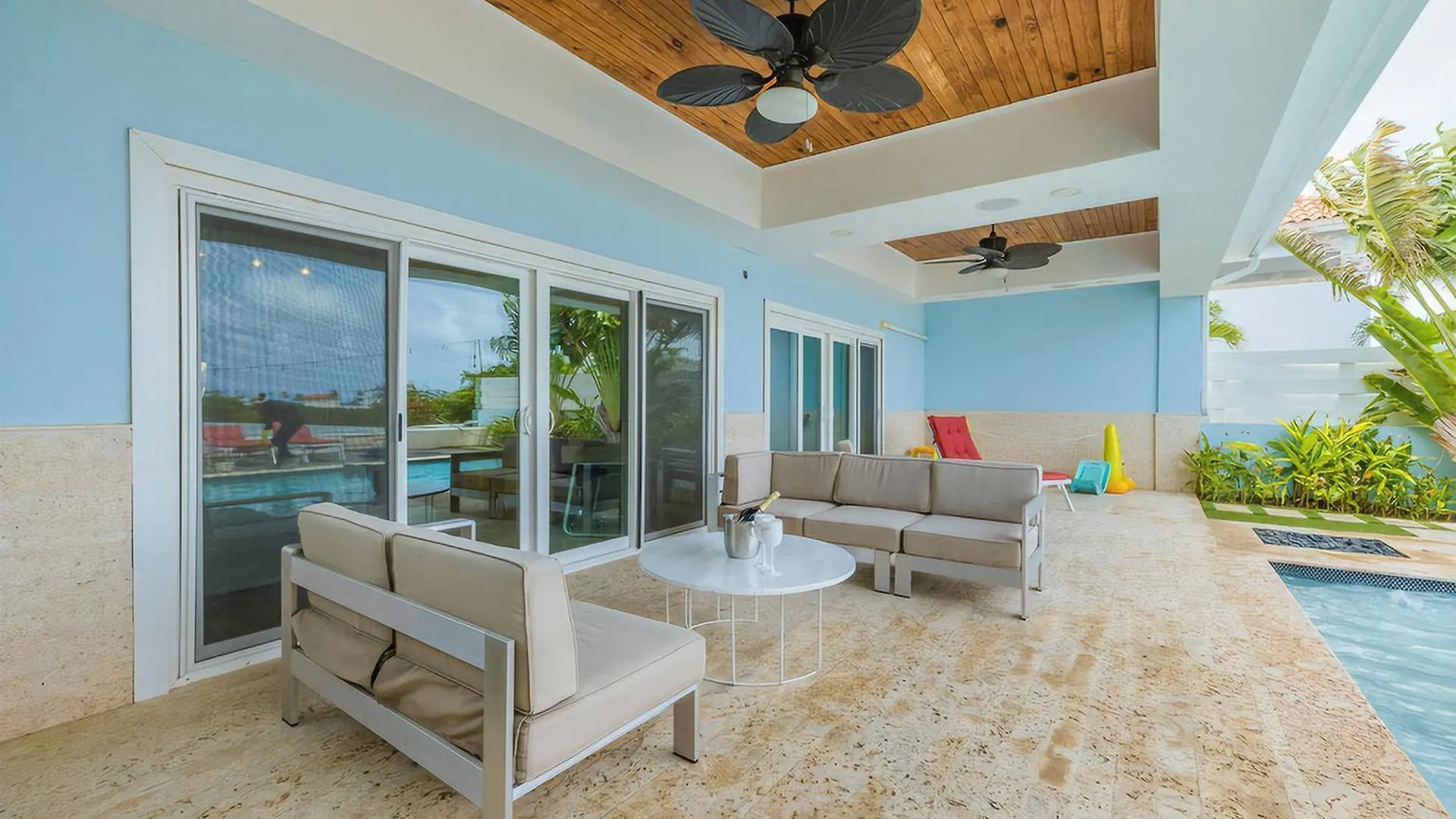 Fantastic 3-Bdr Villa With Gorgeous Pool View Palm Beach Appartement