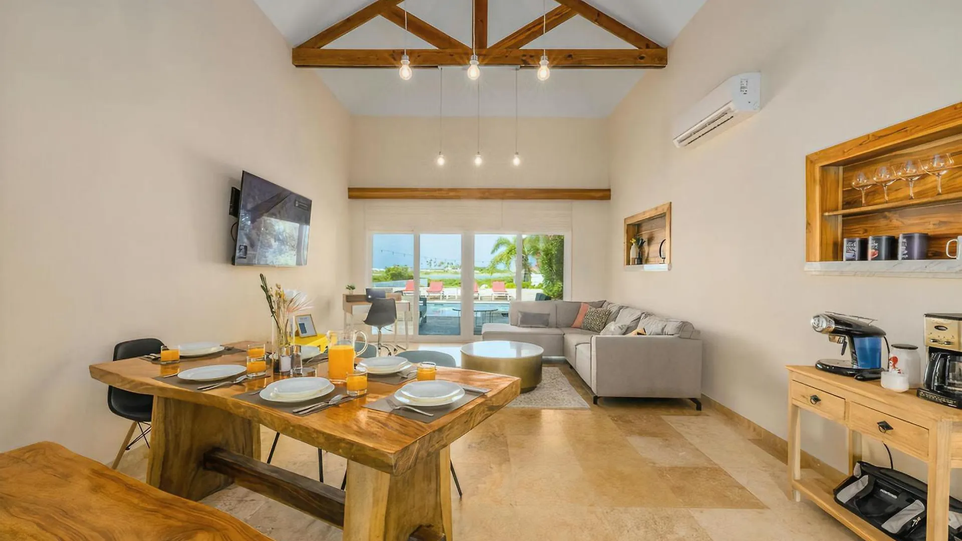 Fantastic 3-Bdr Villa With Gorgeous Pool View Palm Beach Appartement