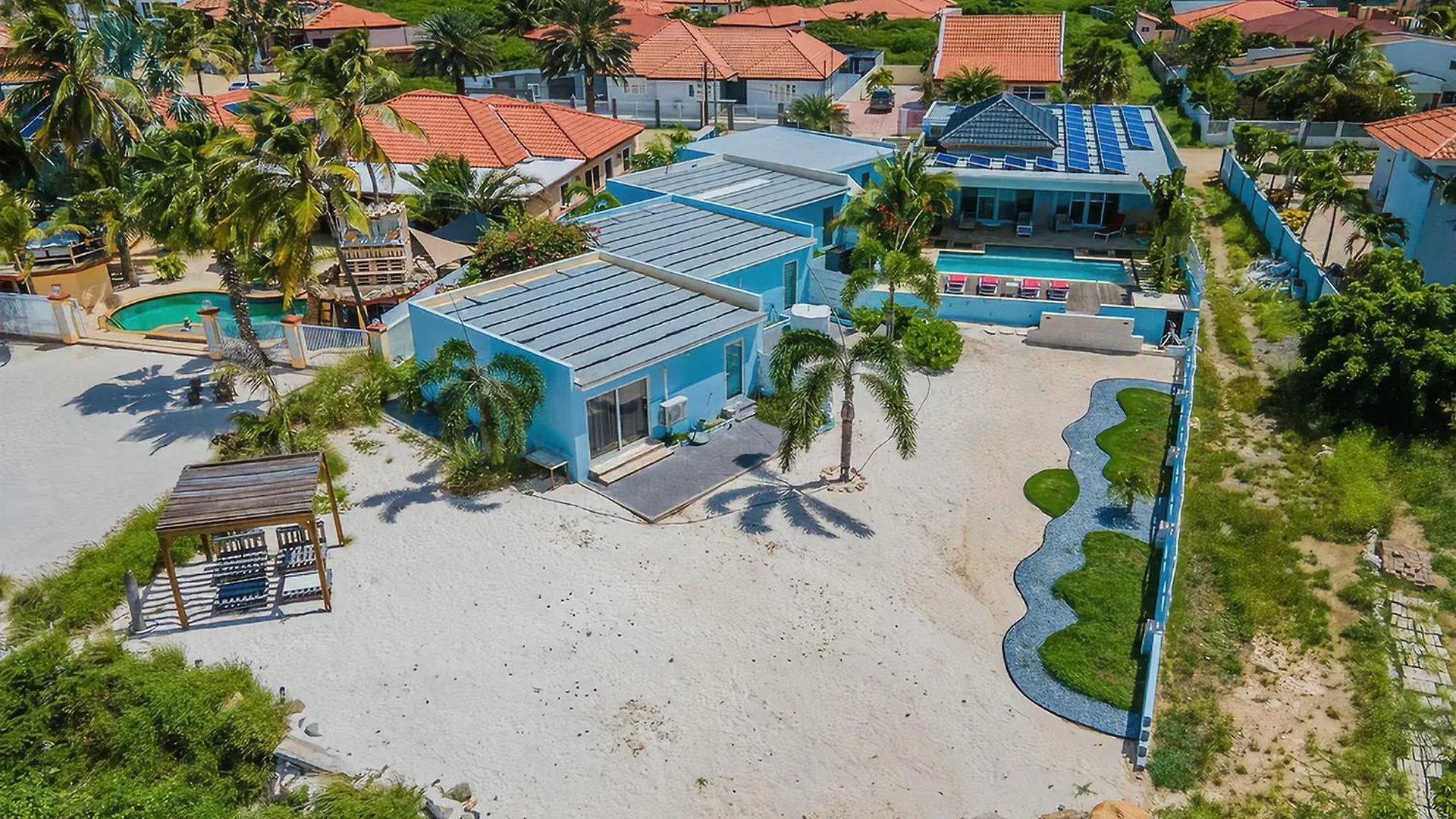 Fantastic 3-Bdr Villa With Gorgeous Pool View Palm Beach Appartement